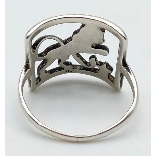 865 - Vintage Silver Filigree Lion Emblem Ring Size O-16mm Wide