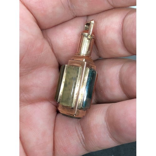 61 - A high carat gold rare antique 19th century gold and agate/jade flask possibly Scottish.
Panelled fo... 