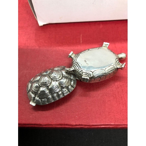 75 - A German early 20th century silver 835 pill box in the form of a tortoise 

Stunning condition opens... 