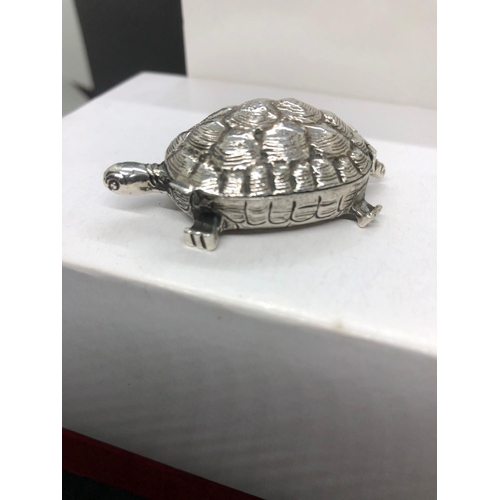 75 - A German early 20th century silver 835 pill box in the form of a tortoise 

Stunning condition opens... 