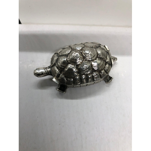 75 - A German early 20th century silver 835 pill box in the form of a tortoise 

Stunning condition opens... 