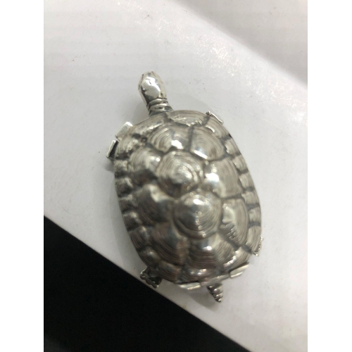 75 - A German early 20th century silver 835 pill box in the form of a tortoise 

Stunning condition opens... 