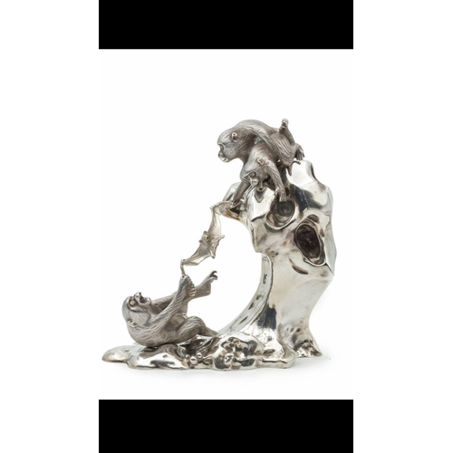 96 - OSHIMA JOUN (1858-1940)

A rare Silver Japanese sculpture(Table Ornament) of Three Monkeys
Meiji (18... 