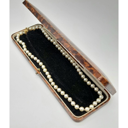 396 - A Vintage Cultured Quality Pearl Necklace with a 14K Gold Clasp. 46cm. 28.5g total weight. Comes in ... 