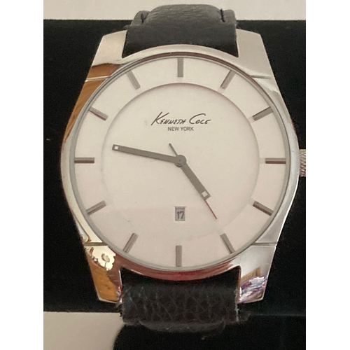 357 - Gentlemans quartz wristwatch With a large dial and  face showing KENNETH COLES  New York. Full worki... 