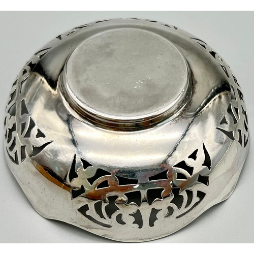 205 - A Sweet Silver Bon Bon Dish by E J Houlston, Birmingham 1942. Full Hallmarks. 9cm Diameter. Total We... 