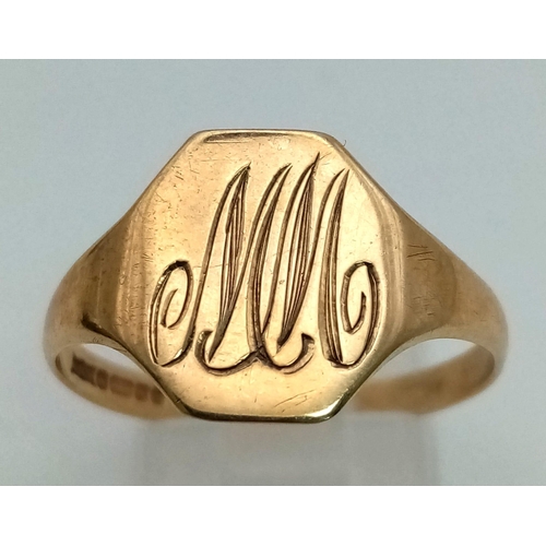 1029 - A Vintage 9K Yellow Gold Signet Ring. Size V. 2.04g.