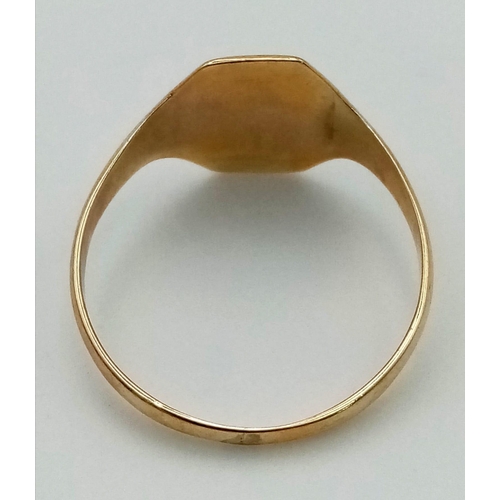 1029 - A Vintage 9K Yellow Gold Signet Ring. Size V. 2.04g.