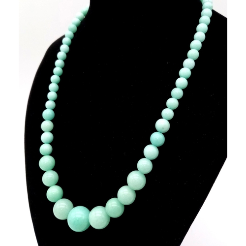 960 - A Graduated Blue Amazonite Beaded Necklace. 6-14mm beads. Necklace 42cm