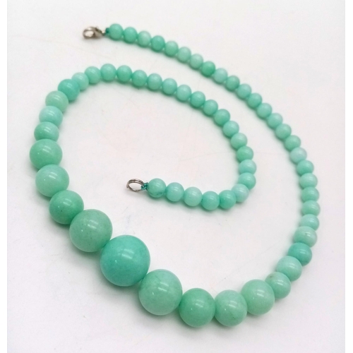 960 - A Graduated Blue Amazonite Beaded Necklace. 6-14mm beads. Necklace 42cm