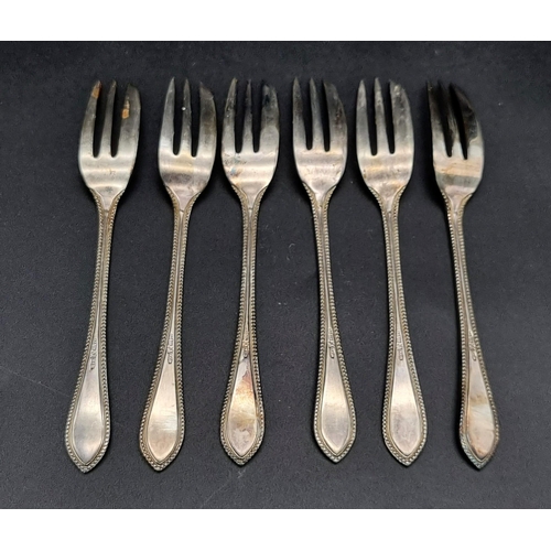 936 - A Mappin and Webb Vintage/Antique Set of Silver Plate Pastry Forks in Original Case.