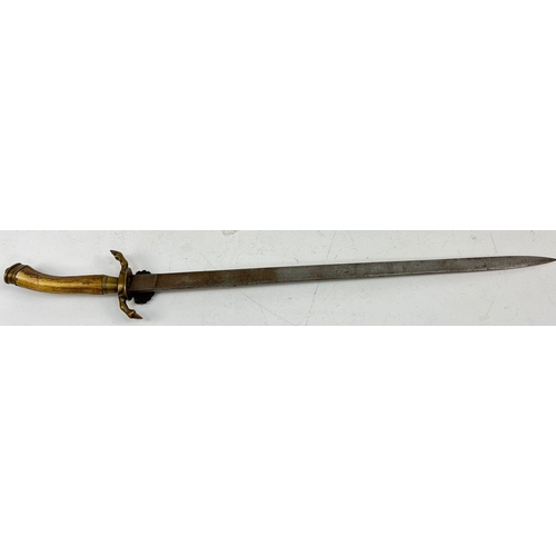 764 - An Antique German Hunting Short Sword with Horn and Brass Hilt. Blade length - 48cm. Total length - ... 