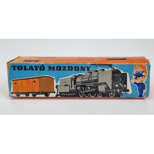 943 - A Vintage Hungarian Tolato Mozdony Train Set in Original Packaging. A/F