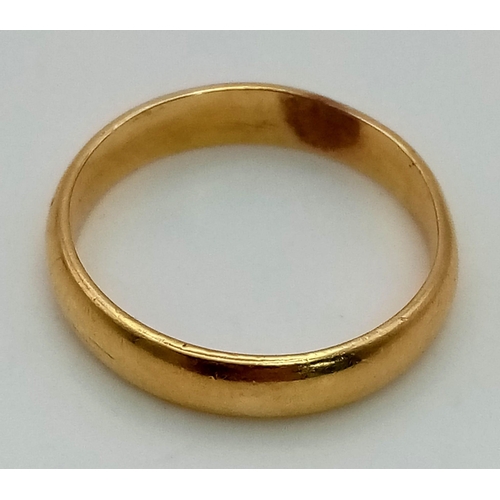 183 - An 18K Yellow Gold Band Ring. Size Q 1/2. 4.4g. Ref: 5-550.