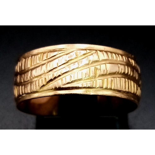 254 - A 16K (tested) Gold Band Ring. Size N 1/2. 3.9g. Ref: 5-625.