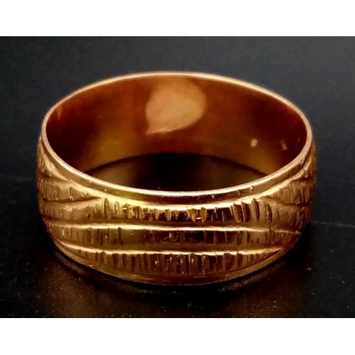 254 - A 16K (tested) Gold Band Ring. Size N 1/2. 3.9g. Ref: 5-625.