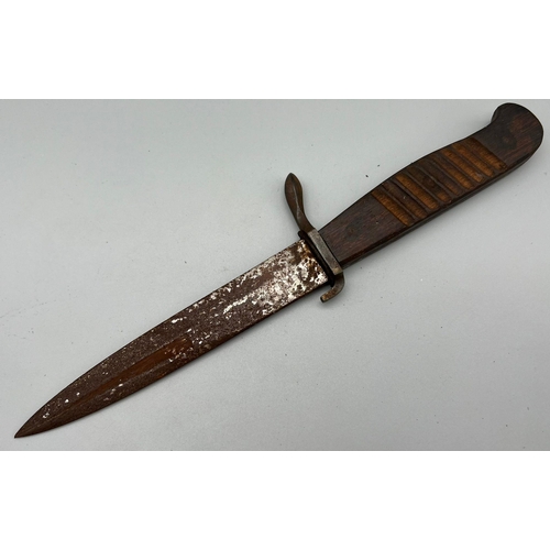 199 - WW1 and WW2 German Close Combat Knife