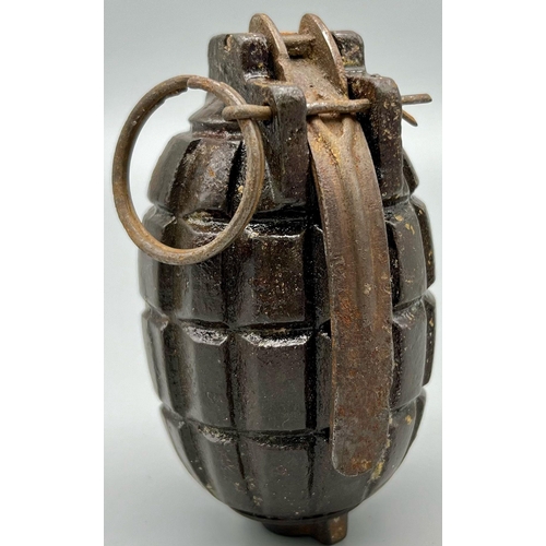 94 - INERT British N° 23 Mills Rifle Grenade. Maker: Edwards Bros. Very good condition with original
lacq... 