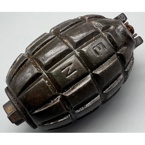 94 - INERT British N° 23 Mills Rifle Grenade. Maker: Edwards Bros. Very good condition with original
lacq... 