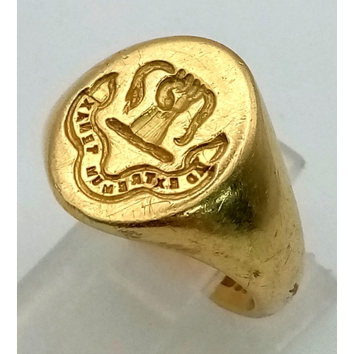 546 - An 18K Yellow Gold Signet Ring. Size L. 9.85g. Ref: 3631.