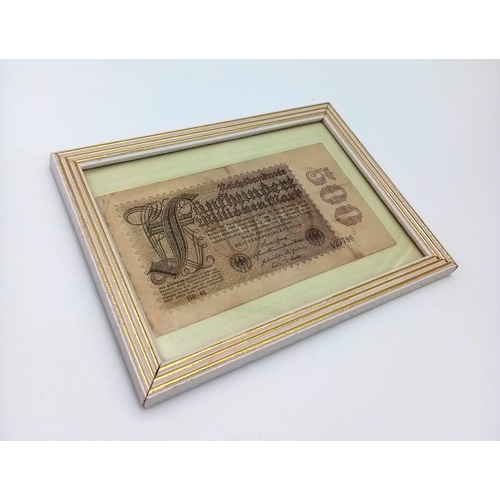 811 - A FRAMED 500 MILLIOM MARKS NOTE ISSUED BY THE REICHBANK IN 1923.