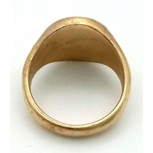 835 - A 9K Yellow Gold Dragon Signet Ring. Size N 1/2. 9g. Ref: 3885.