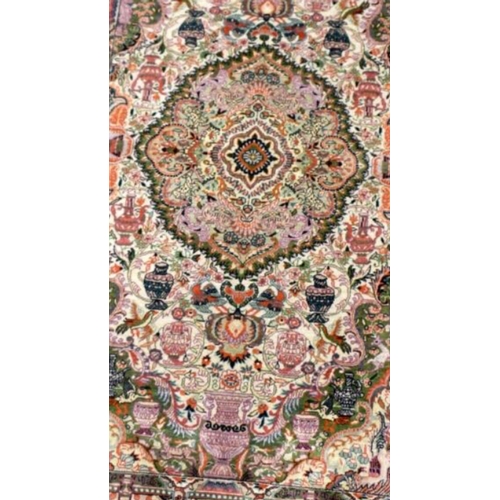 995 - A stunning handmade TURKISH HEREKE SILK RUG 
122x78cm 
Perfect condition