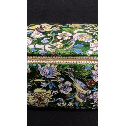 1112 - A RARE COLOUR SUPERB SOLID SILVER GOLD GILT CLOISONNE ENAMEL CIGARETTE CASE.
Amazing condition!

Ful... 