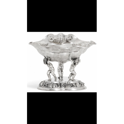 395 - An Italian 20th century large solid silver bowl c1940.
Weight 3165 grams heavy 
26cm height 24cm len... 