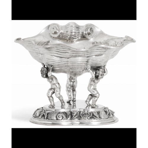 395 - An Italian 20th century large solid silver bowl c1940.
Weight 3165 grams heavy 
26cm height 24cm len... 