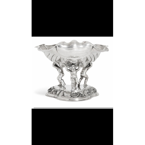 395 - An Italian 20th century large solid silver bowl c1940.
Weight 3165 grams heavy 
26cm height 24cm len... 