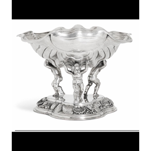 395 - An Italian 20th century large solid silver bowl c1940.
Weight 3165 grams heavy 
26cm height 24cm len... 