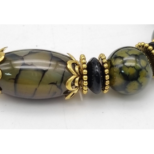 466 - A Sky Eye Jade and Agate Gilded Expandable Bead Bracelet.