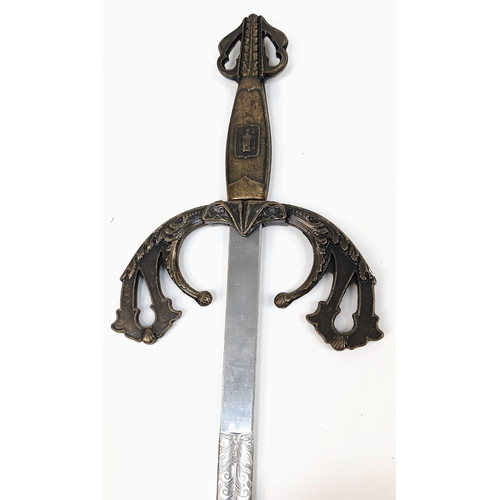 647 - A Very Good Condition Vintage Celtic Cross Hilt Presentation Sword 105cm Length