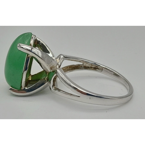 914 - SILVER and AVENTURINE RING , having attractive silver shoulder design with pear shaped  JADE AVENTUR... 