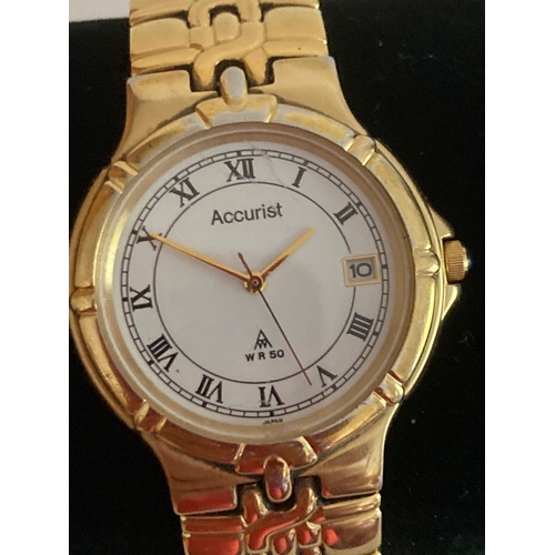 357 - Gentlemans ACCURIST Quartz wristwatch in gold tone with matching bracelet. Having sweeping second ha... 