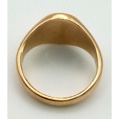 602 - 9k yellow gold signet ring. Engraved with AA, 5.2g, size J.