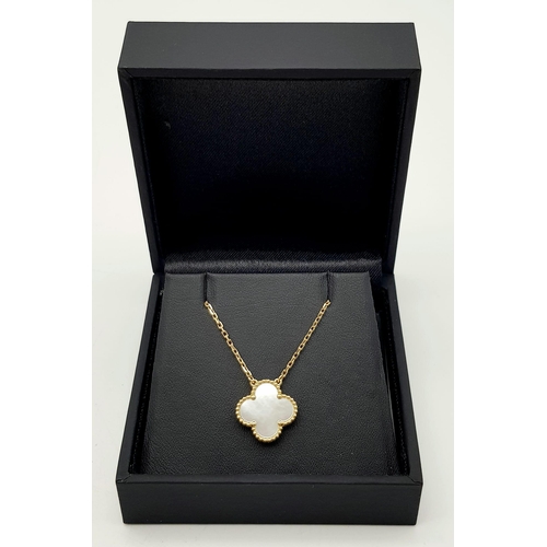 124 - A Van Cleef and Arpels Alhambra chain with 1 motif - 18ct yellow gold with mother of pearl motif ins... 