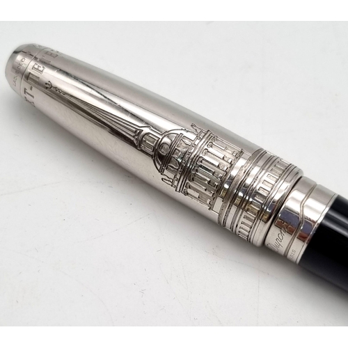 592 - A Vintage ST Dupont Fountain Pen with 18K White Gold Nib.
Ref: 10603.