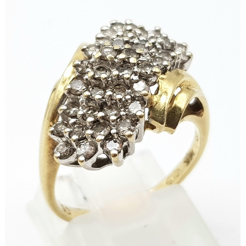 803 - 9K YELLOW GOLD DIAMOND CLUSTER RING
0.50CT DIAMONDS
WEIGHS 4.6G
SIZE M