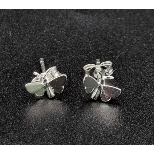 926 - Alex Monroe  sterling silver butterfly stud earrings. 0.6g in weight.