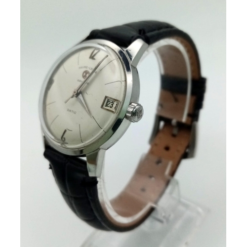 425 - A VINTAGE AUTOMATIC FAVRE-LEUBA WRIST WATCH WITH DATE WINDOW ON A BLACK LEATHER STRAP. 32mm