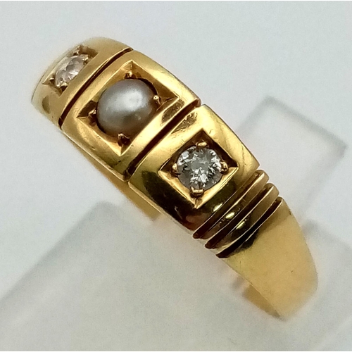 714 - 18K YELLOW GOLD DIAMOND AND PEARL 3 STONE RING 
WEIGHS 3.9G 
SIZE P