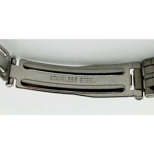 1000 - Casio two tone bracelet with full working order. As found.