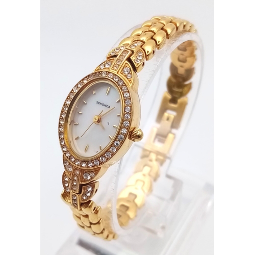 885 - 2 x Sekonda gold tone bracelet watches. watch in full working order, as found.