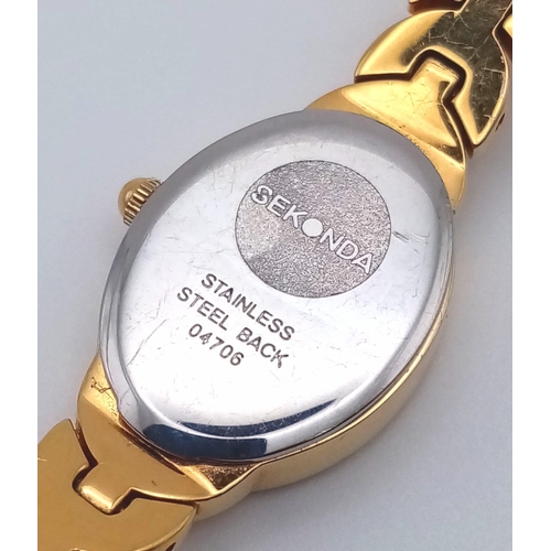 885 - 2 x Sekonda gold tone bracelet watches. watch in full working order, as found.