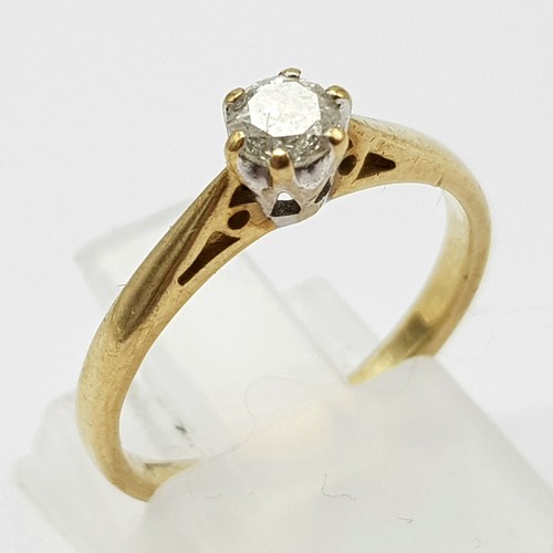 663 - A 9K Yellow Gold 0.25ct Diamond Solitaire Ring. Size K/L.
1.69g total weight.