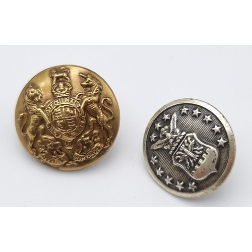 1470 - A Small Collection of Vintage and Antique Military Badges and Buttons. Eleven items in total.