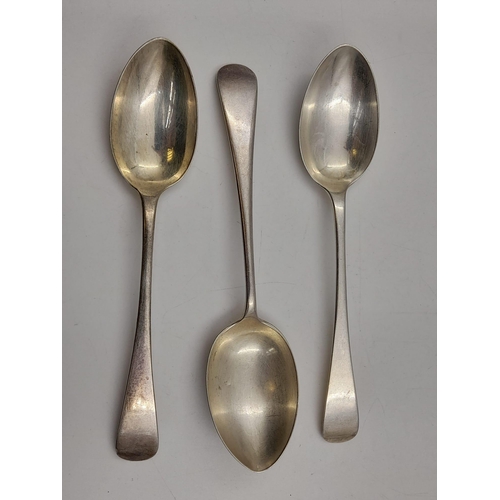 1354 - A Selection of Vintage and Antique Eight Silver Spoons.
264g total weight.