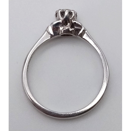 701 - An 18k White Gold Diamond Solitaire Ring. 0.30ct.
Size L. 2.65g.